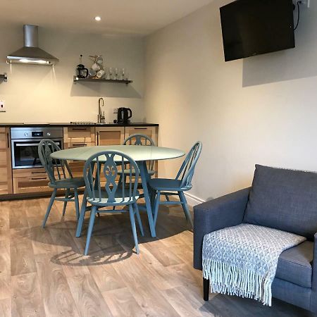 Bush House Accommodation - The Courthouse Apartment Bushmills Exteriör bild