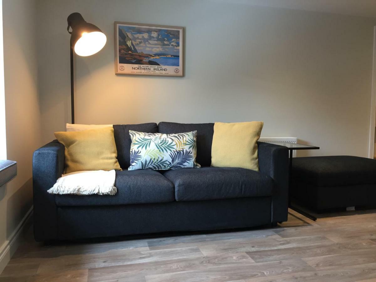 Bush House Accommodation - The Courthouse Apartment Bushmills Exteriör bild
