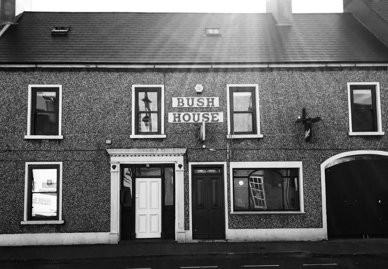 Bush House Accommodation - The Courthouse Apartment Bushmills Exteriör bild