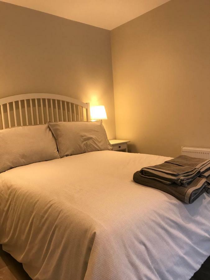 Bush House Accommodation - The Courthouse Apartment Bushmills Exteriör bild